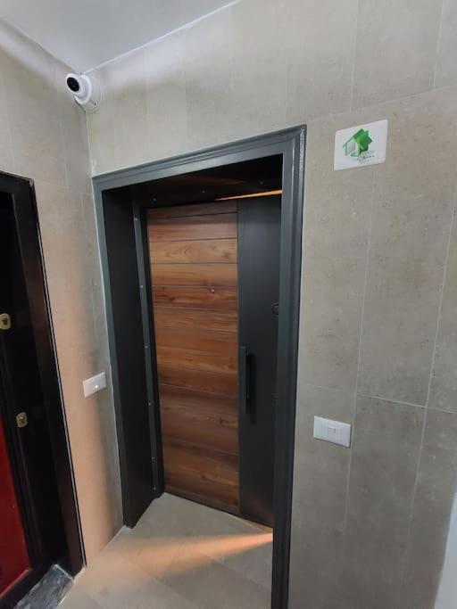 Frequency 286 Tirane Lägenhet Exteriör bild